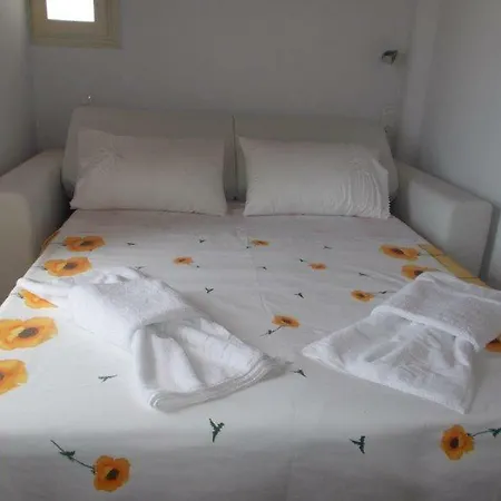 House Ulisse Plaka (Milos)